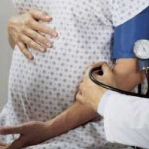 Visok krvni tlak v nosečnosti lahko vpliva na razvoj mišljenja otroka